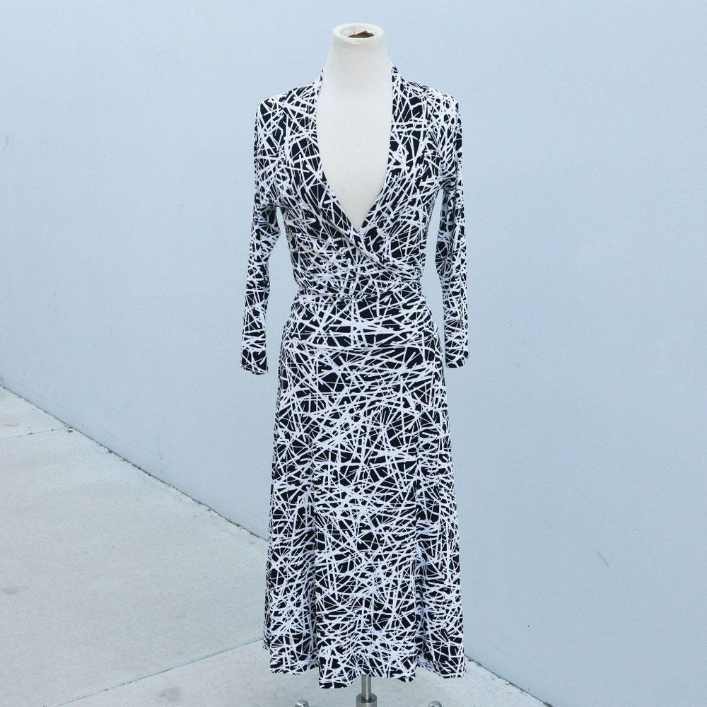 Lily Abstract Wrap Dress in Black/ White PM